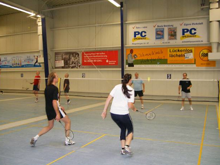 Hier gehts zu Badminton pro Person (60 Minuten)