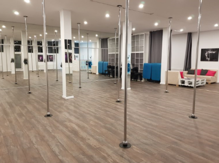 Hier gehts zu 3. Einheit Pole Dance pro Monat